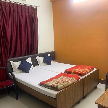Narendra Guest House Kakarmatha エクステリア 写真