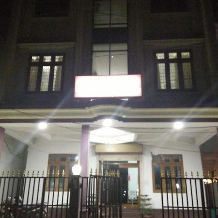 Narendra Guest House Kakarmatha エクステリア 写真