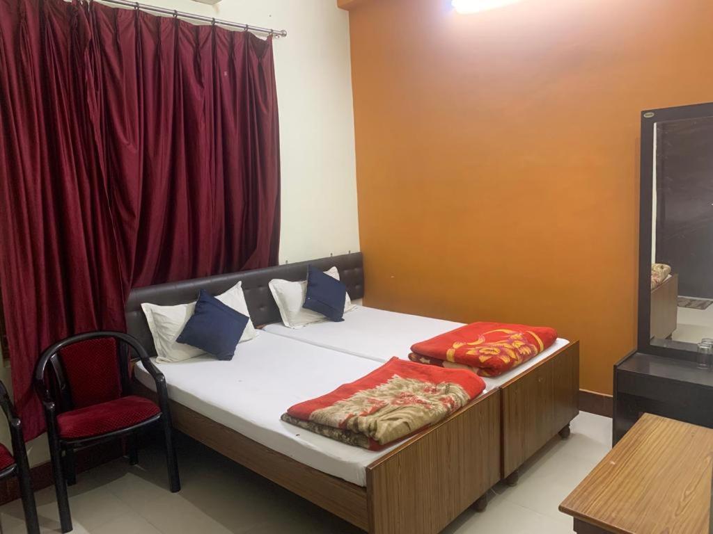 Narendra Guest House Kakarmatha エクステリア 写真