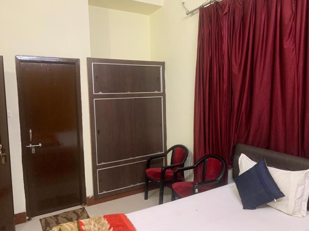 Narendra Guest House Kakarmatha エクステリア 写真