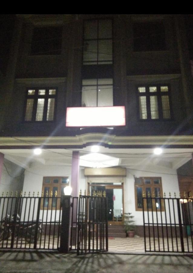 Narendra Guest House Kakarmatha エクステリア 写真